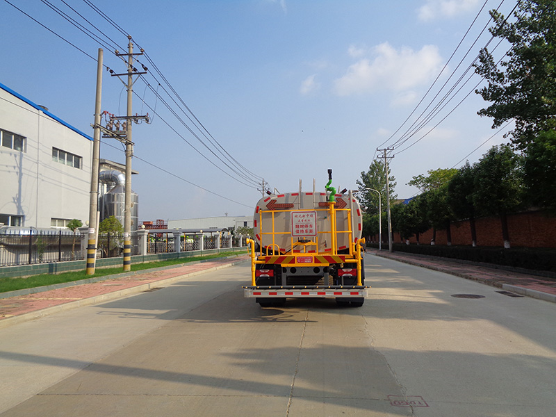 XZL5180GQXBEV型純電動(dòng)清洗車(chē)